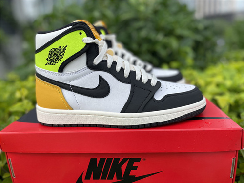 Original level_ Air Jordan 1 High OG _VOLT GOLD Black and yellow color scheme_ Item number_ 555088-118_ full code shipment 40 --- 47.5-9878be71